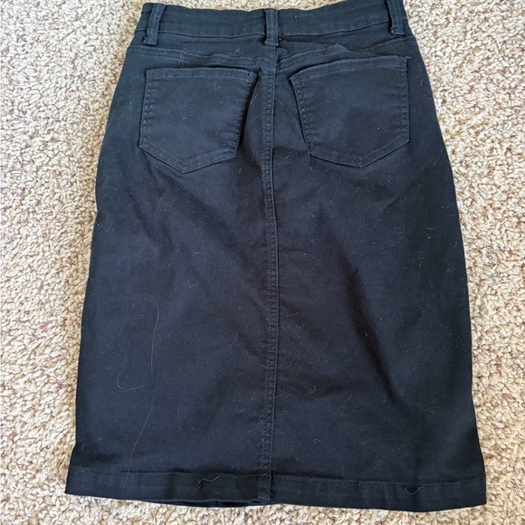 Small Classic Black Button-Front Pencil Skirt - Picture 2 of 3